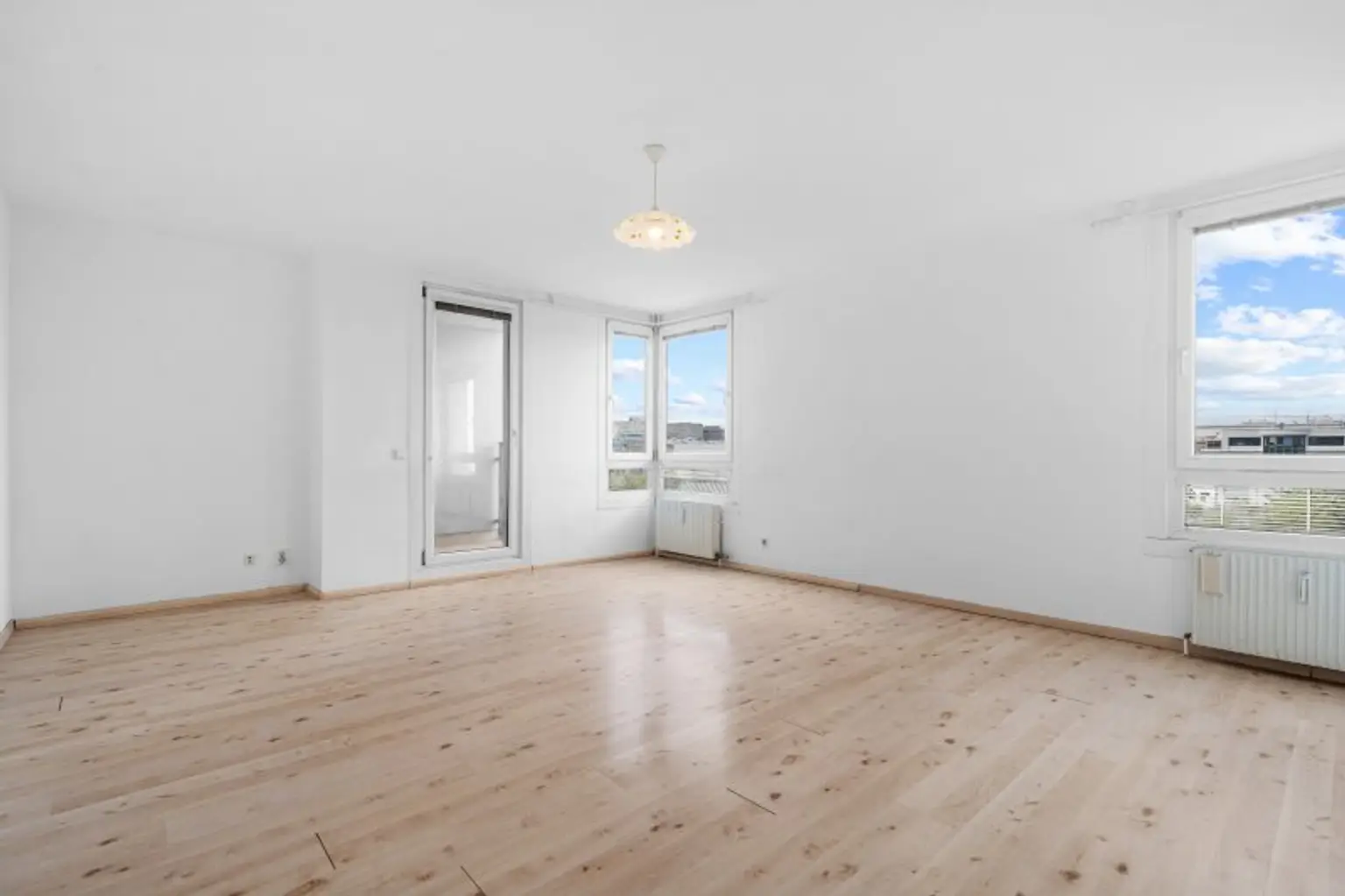 Helle 2-Zimmerwohnung in 1110 Wien, mit kleiner Loggia und perfekter Öffi Anbindung!