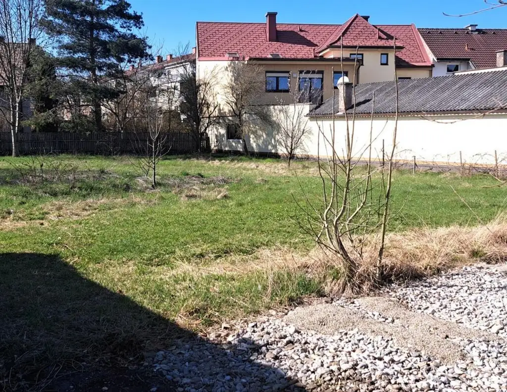 GRUNDSTÜCKSGRÖSSE VARIABEL