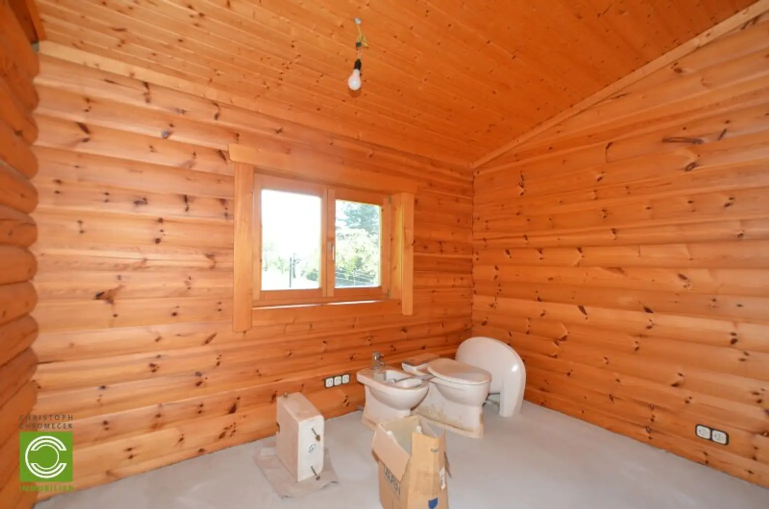 CHRISTOPH CHROMECEK IMMOBILIEN - SULZ IM WIENERWALD - Traumhafter Baugrund mit Blockhaus in Grün-Ruhelage!