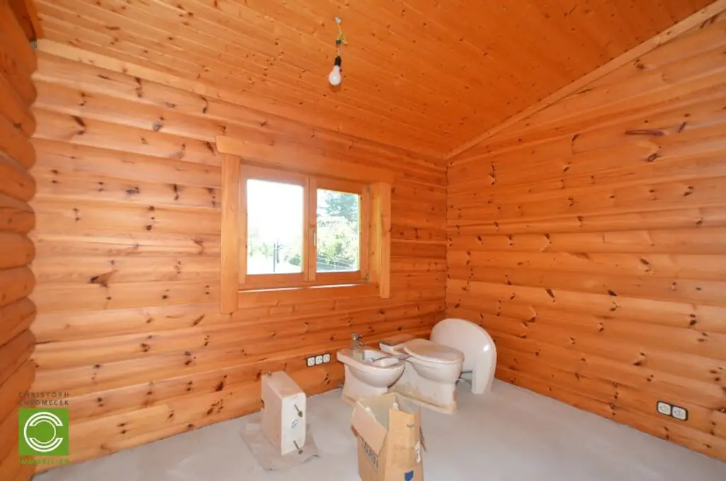 CHRISTOPH CHROMECEK IMMOBILIEN - SULZ IM WIENERWALD - Traumhafter Baugrund mit Blockhaus in Grün-Ruhelage!