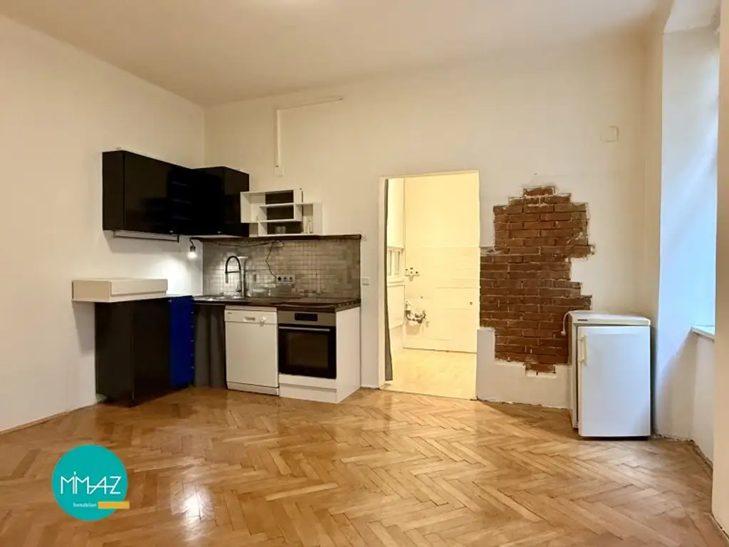 Urban & ruhig zugleich! Helle 2-Zimmerwohnung mit Altbauflair & 3-Meter-Raumhöhe! Sehr gute Infrastruktur!