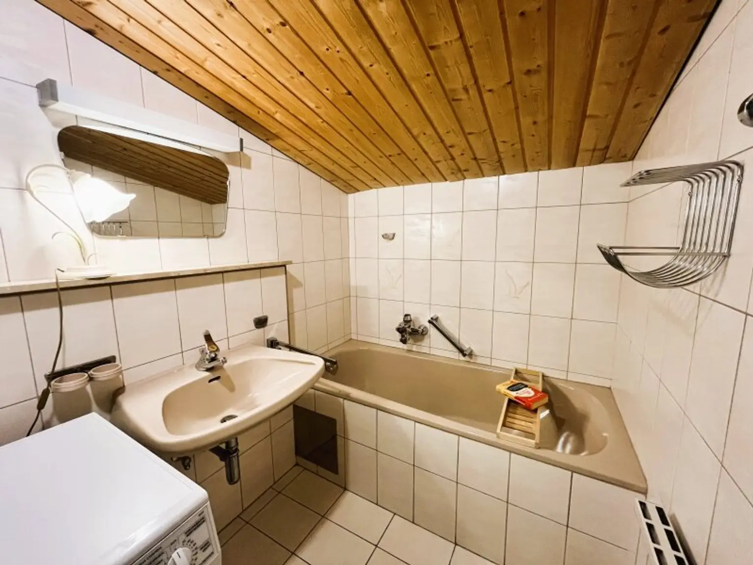 WOHNPERLE in Seefeld: 104m² große 4-Zimmerwohnung mit TIROLER ZIRBENSTUBE und 3 Balkonen fußläufig zum Skigebiet!