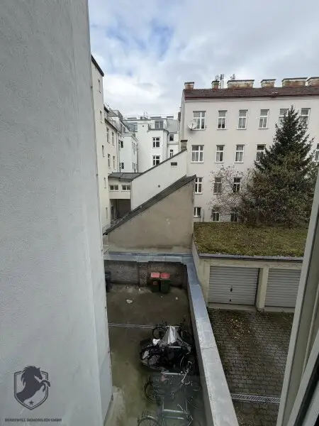 Charmante 1-Zimmer-Altbauwohnung mit separater Küche