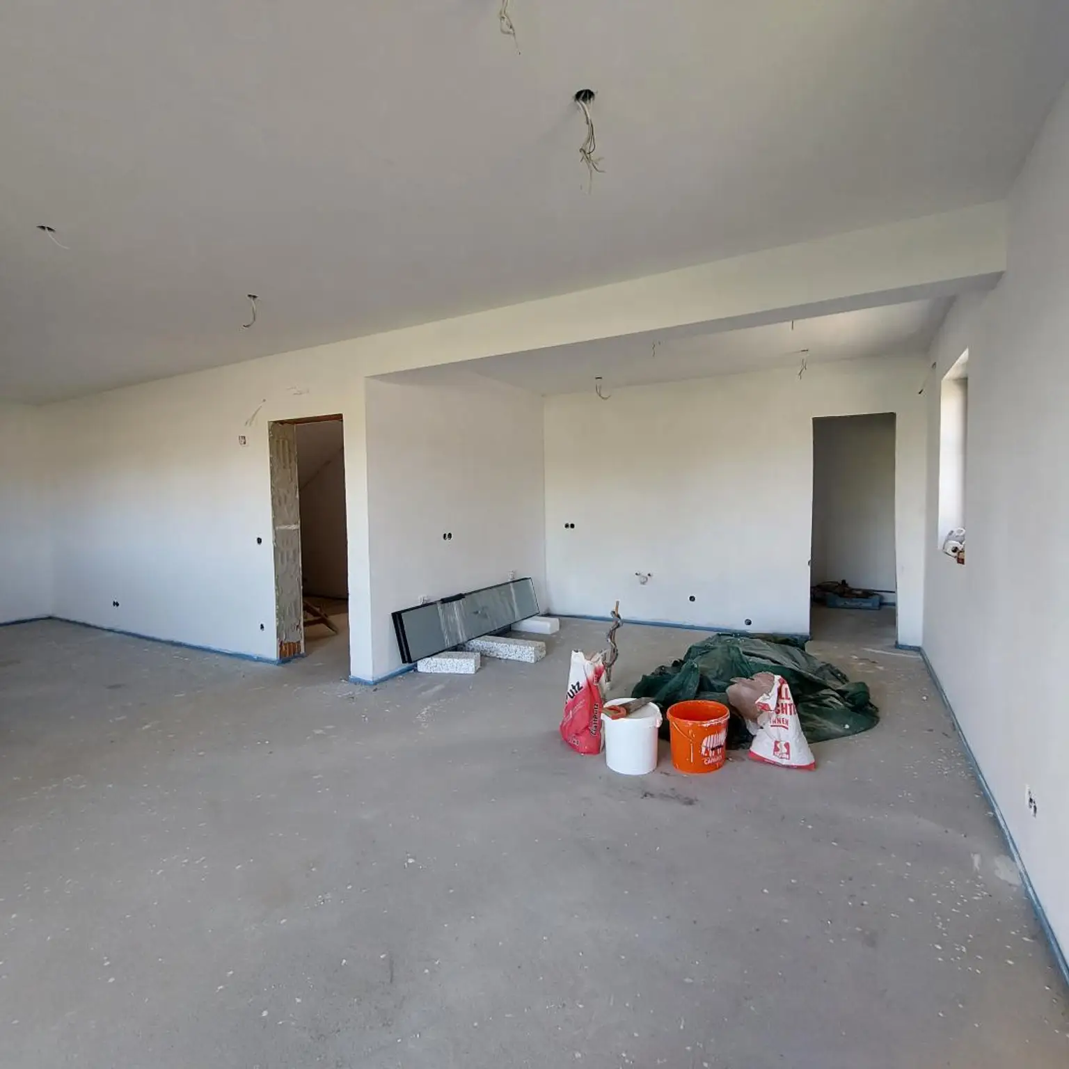 Doppelhaushälfte belagsfertig