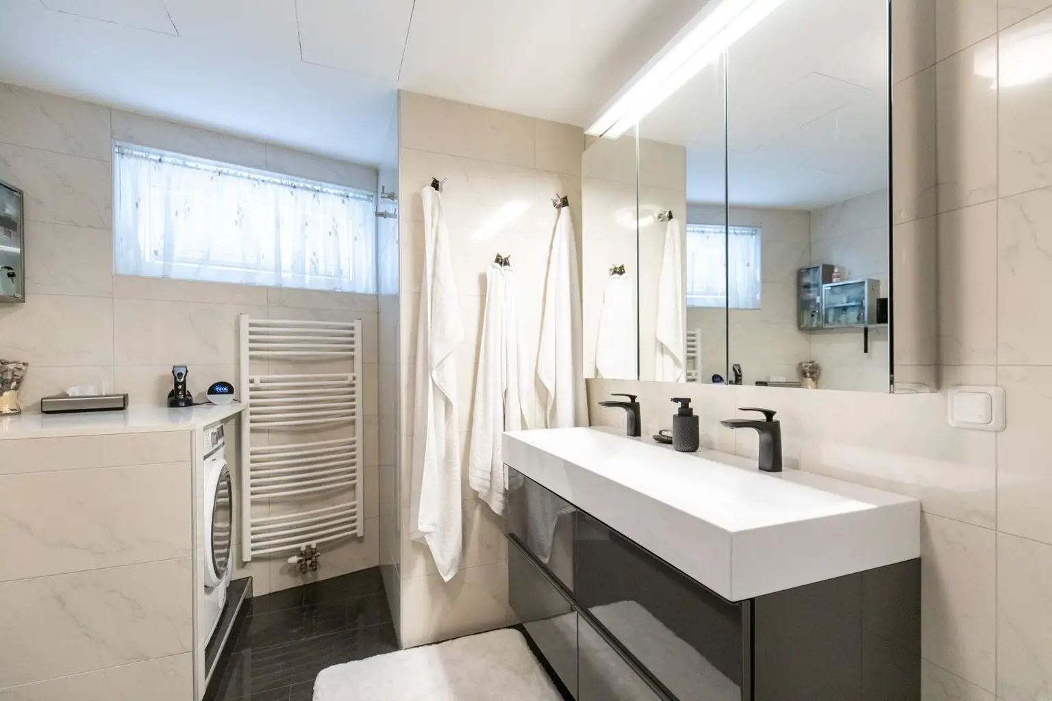 Traumhafte, barrierefreie Wohnung mit großem Garten und zwei Tiefgaragenplätzen