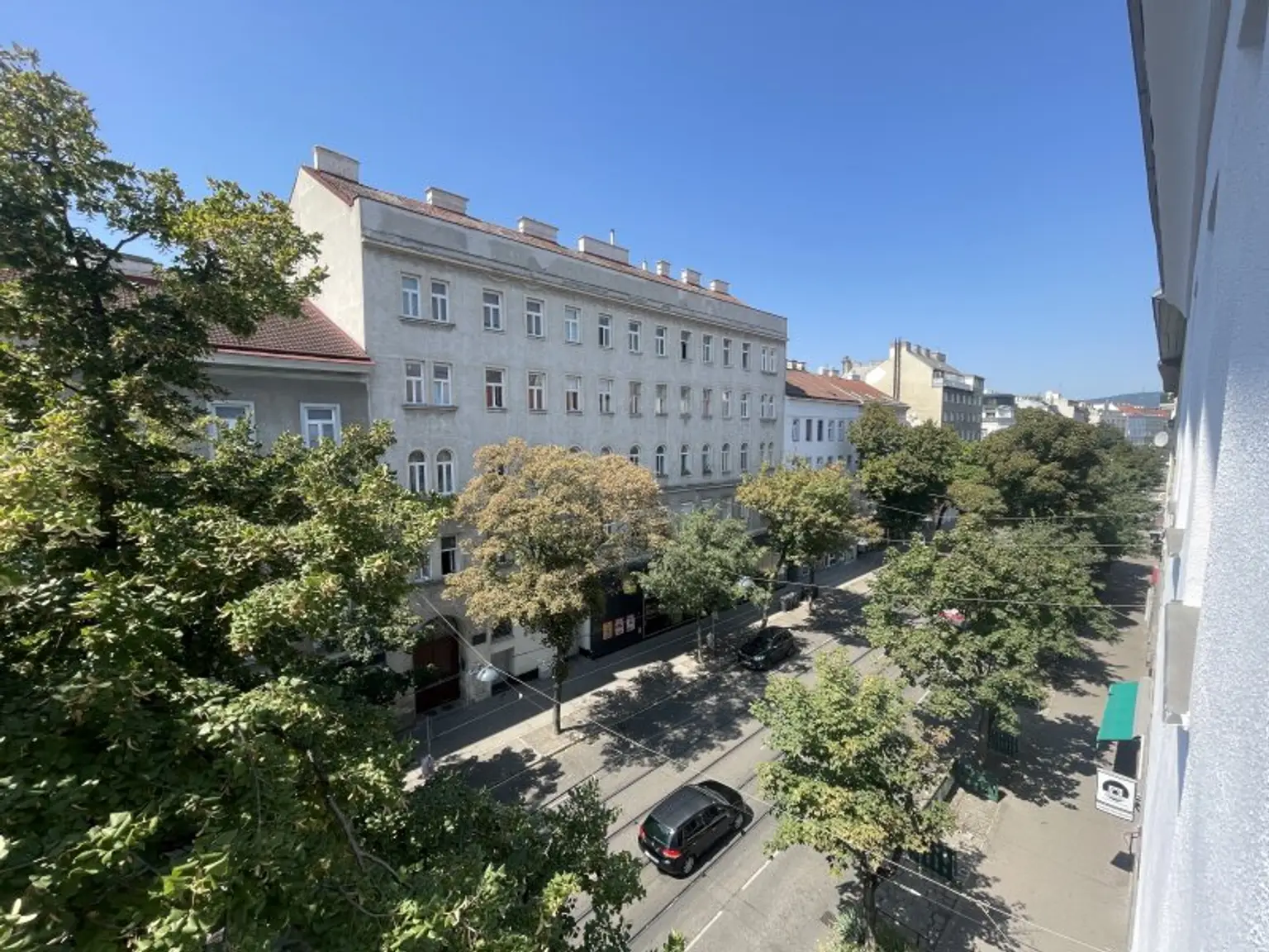 NÄHE AUGARTEN: helle sanierte 3-Zimmerwohnung inkl. neuer Küche