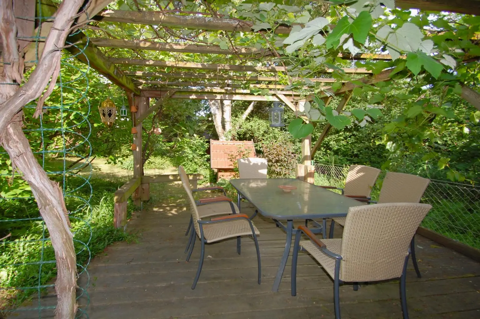 Einfamilienhaus mit großem Garten in idyllischer Ruhelage