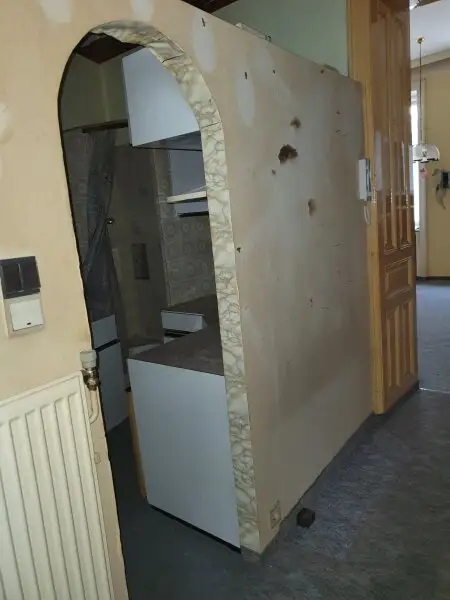 Unsanierte Wohnung in einem wunderschön sanierten Stilaltbau - Gaußplatz/Augarten