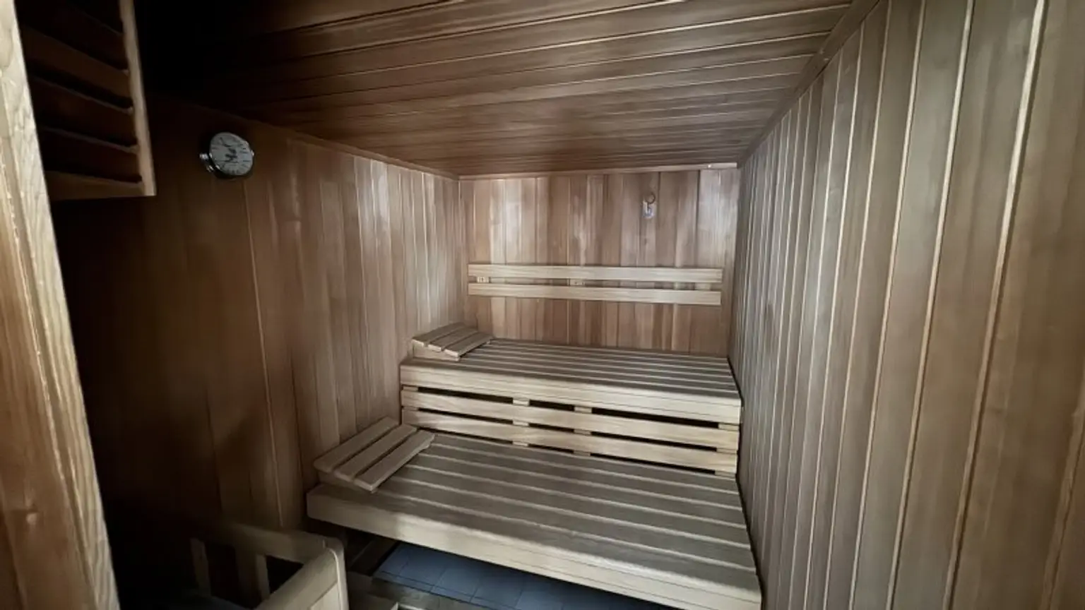 Lage Lage Lage - 99 m² Wohnung mit Potenzial & 4 Zimmern Nähe Kutschkermarkt