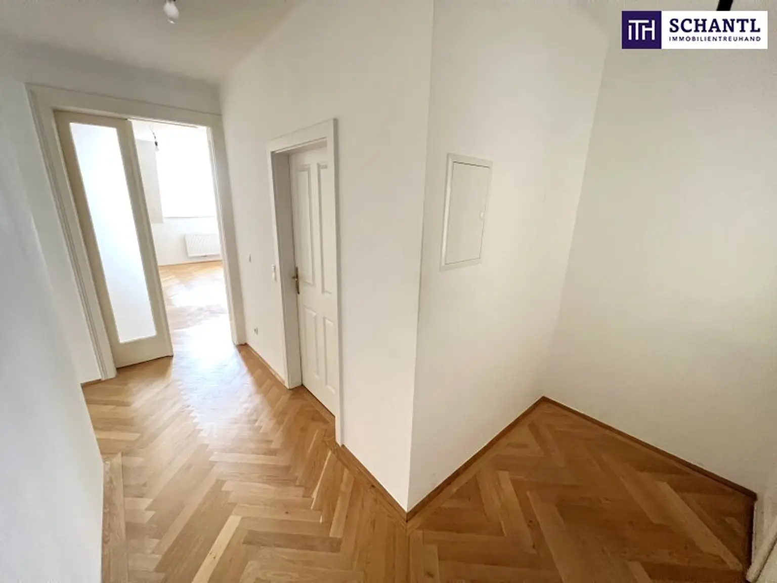 Da ist er – Ihr Wiener Wohntraum! Altbaujuwel im letzten Stock mit Balkon & Klima – jetzt zugreifen!