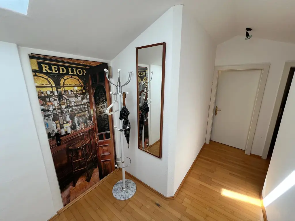 OPEN HOUSE! Großzügiges leistbares Wohnhaus mit 3 getrennte Wohneinheiten, Traumgarten, Doppelgarage und vielen Parkplätzen Tuffeltsham in Redlham