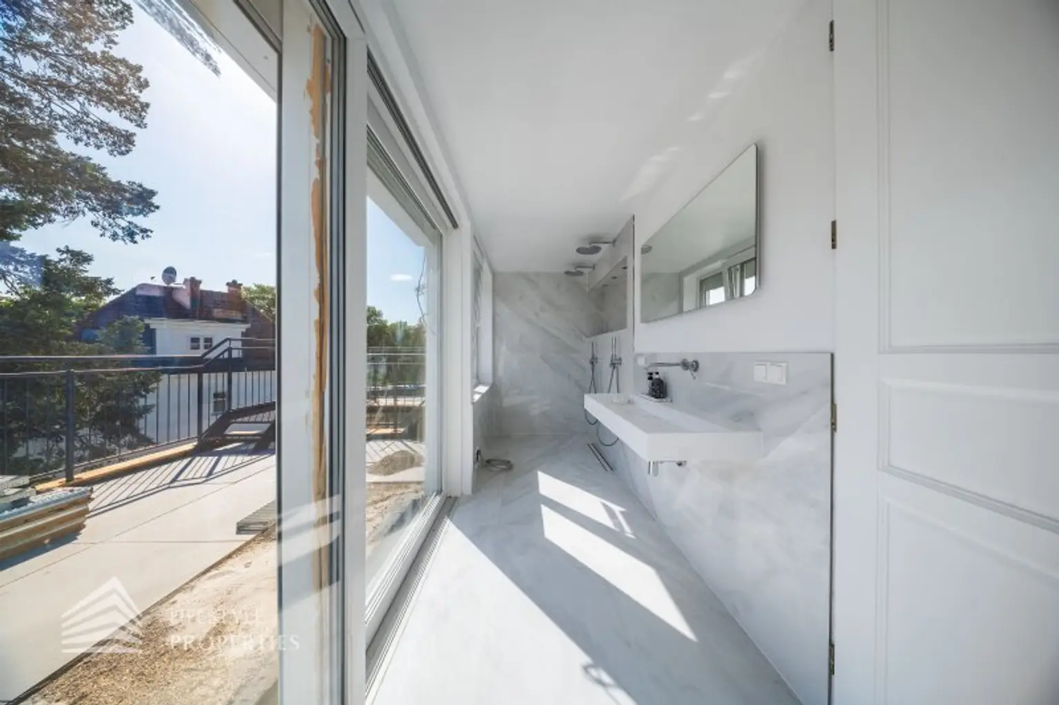 Exklusive 3-Zimmer DG-Wohnung, Nähe Pötzleinsdorfer Schlosspark by Lifestyle Properties, Stock-im-Eisen-Platz 3