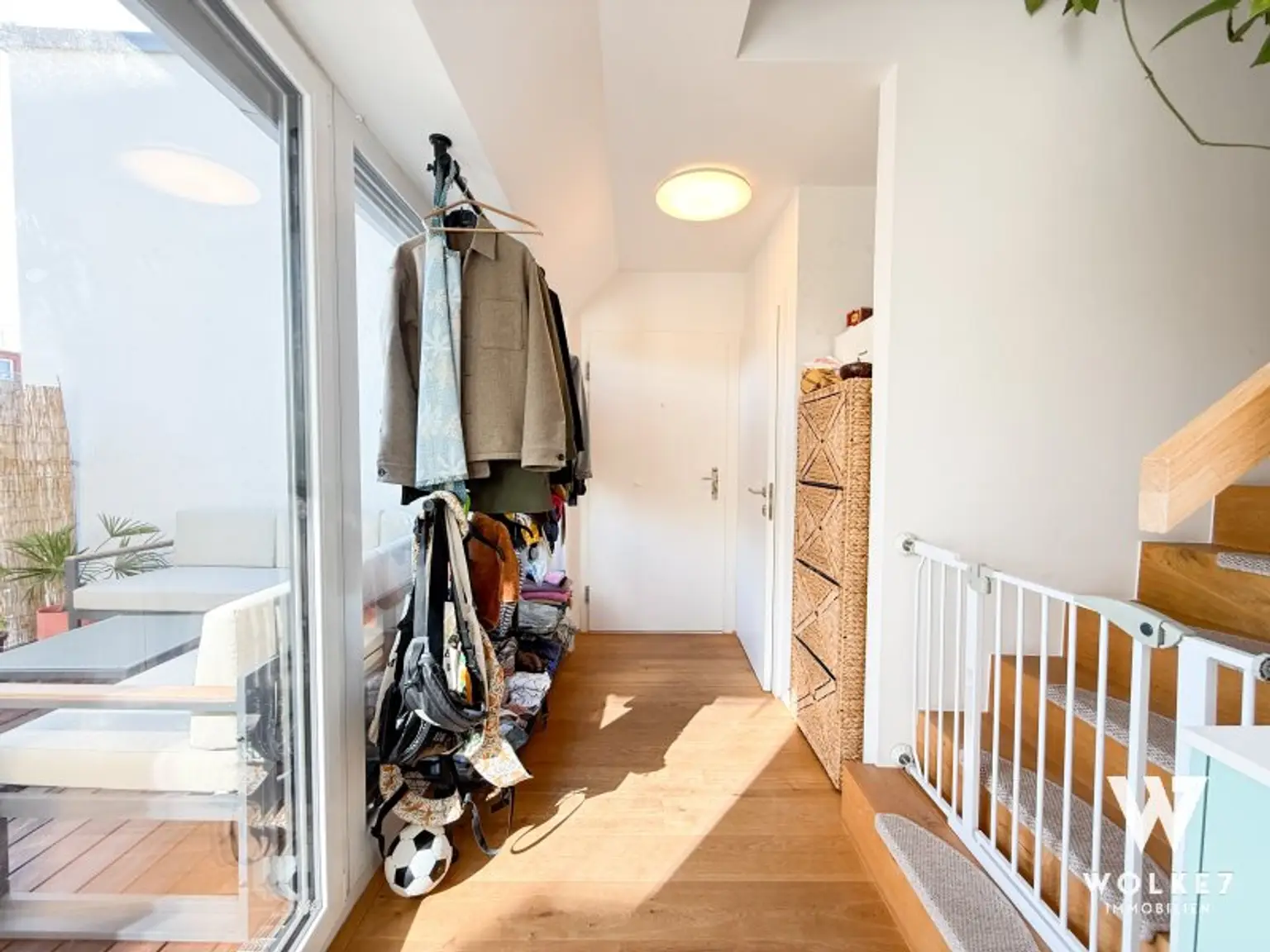 Exklusive Dachgeschosswohnung mit Klimaanlage, sonniger Terrasse & Balkon – Wohnen über den Dächern Wiens