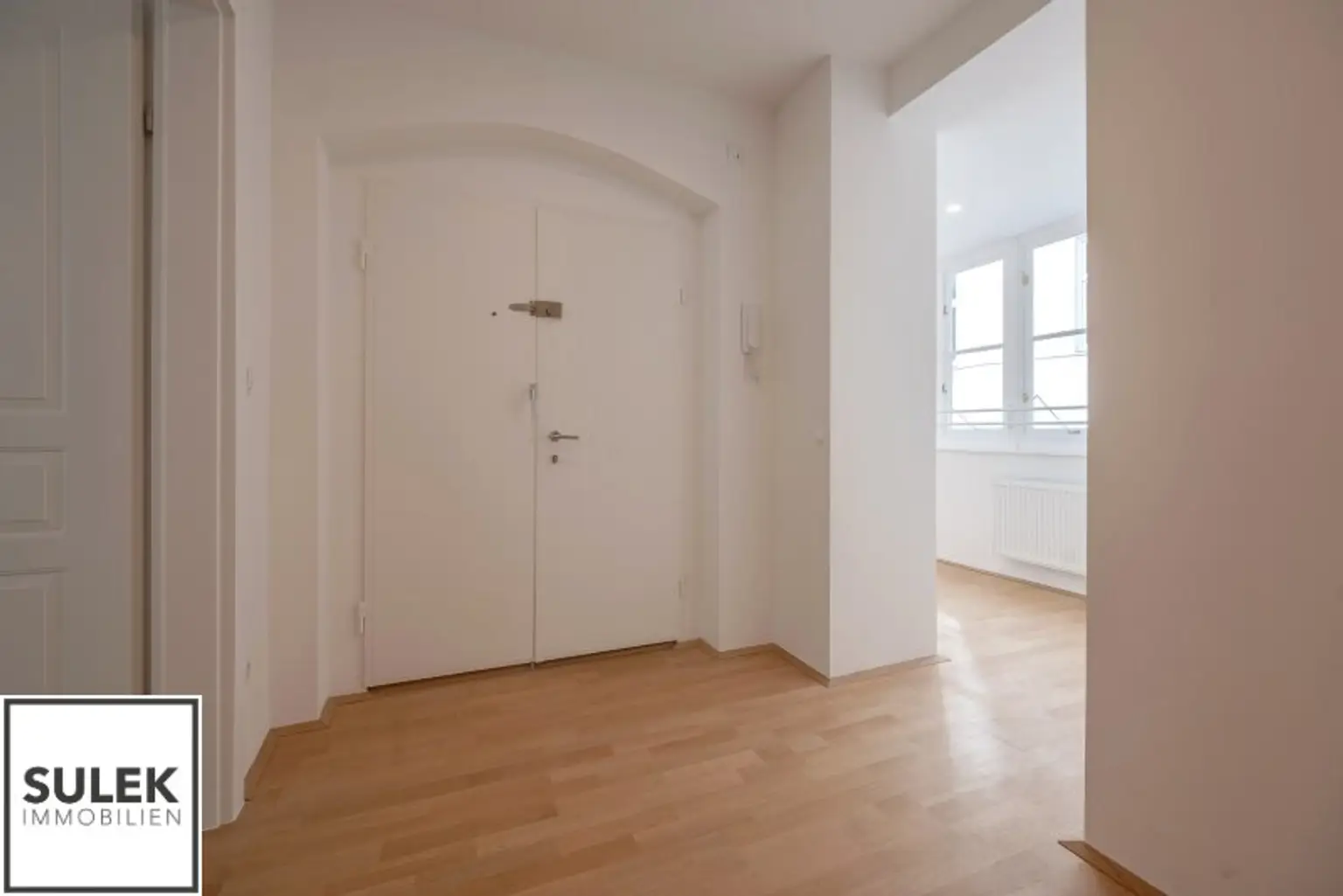 VIDEO-TOUR: traumhafte 3 Zimmer DG-Wohnung mit großem Wohnsalon in Bestlage * mit Blick zum Stephansdom *