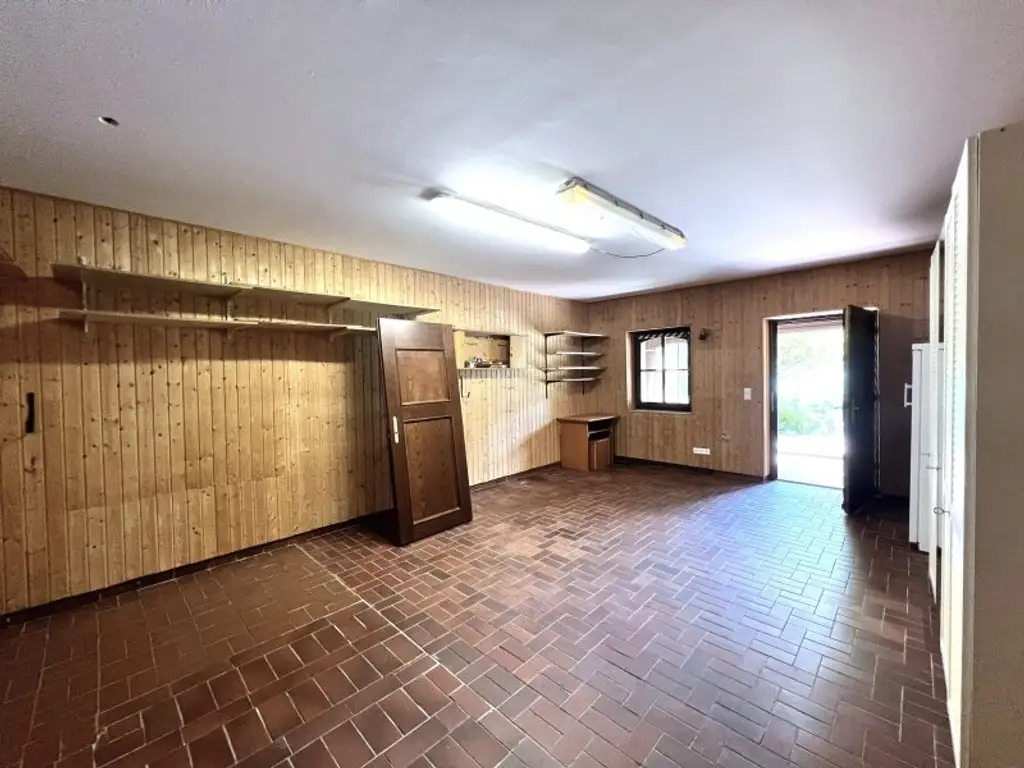 Rarität (!) Großzügige Villa in Badener Bestlage am Mitterberg mit prächtigem Garten - zentrumsnahe (!)