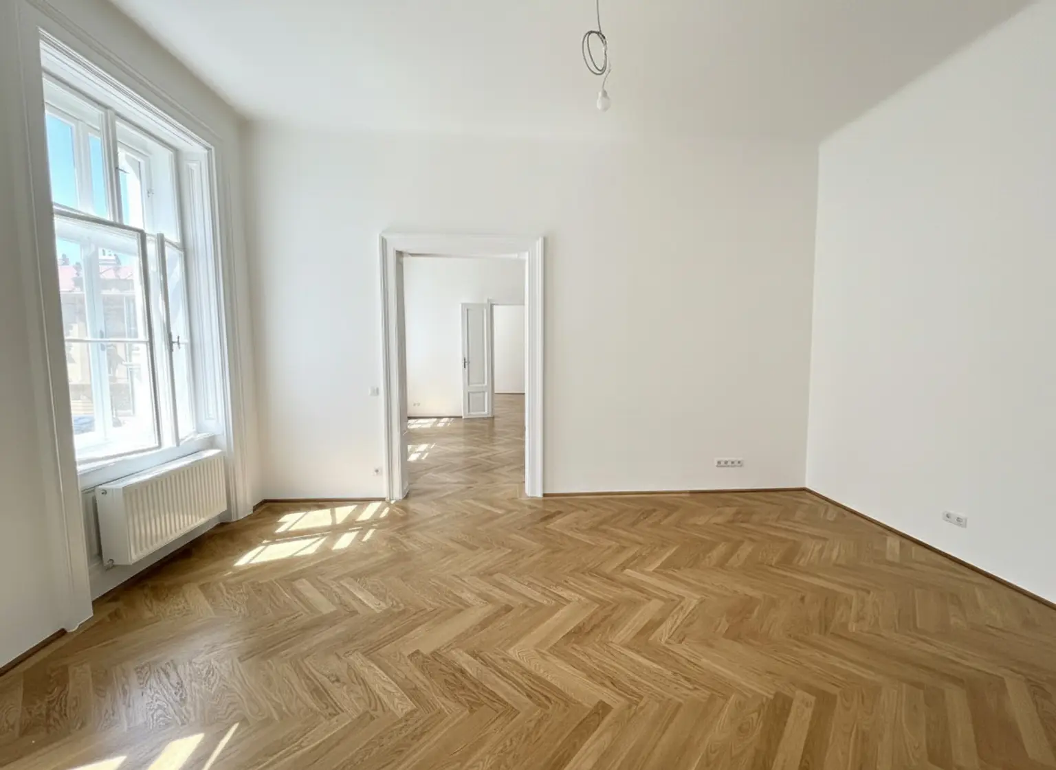 UNBEFRISTET und ERSTBEZUG: Prachtvolle, klimatisierte 4-Zimmer-Wohnung in fantastischer Lage