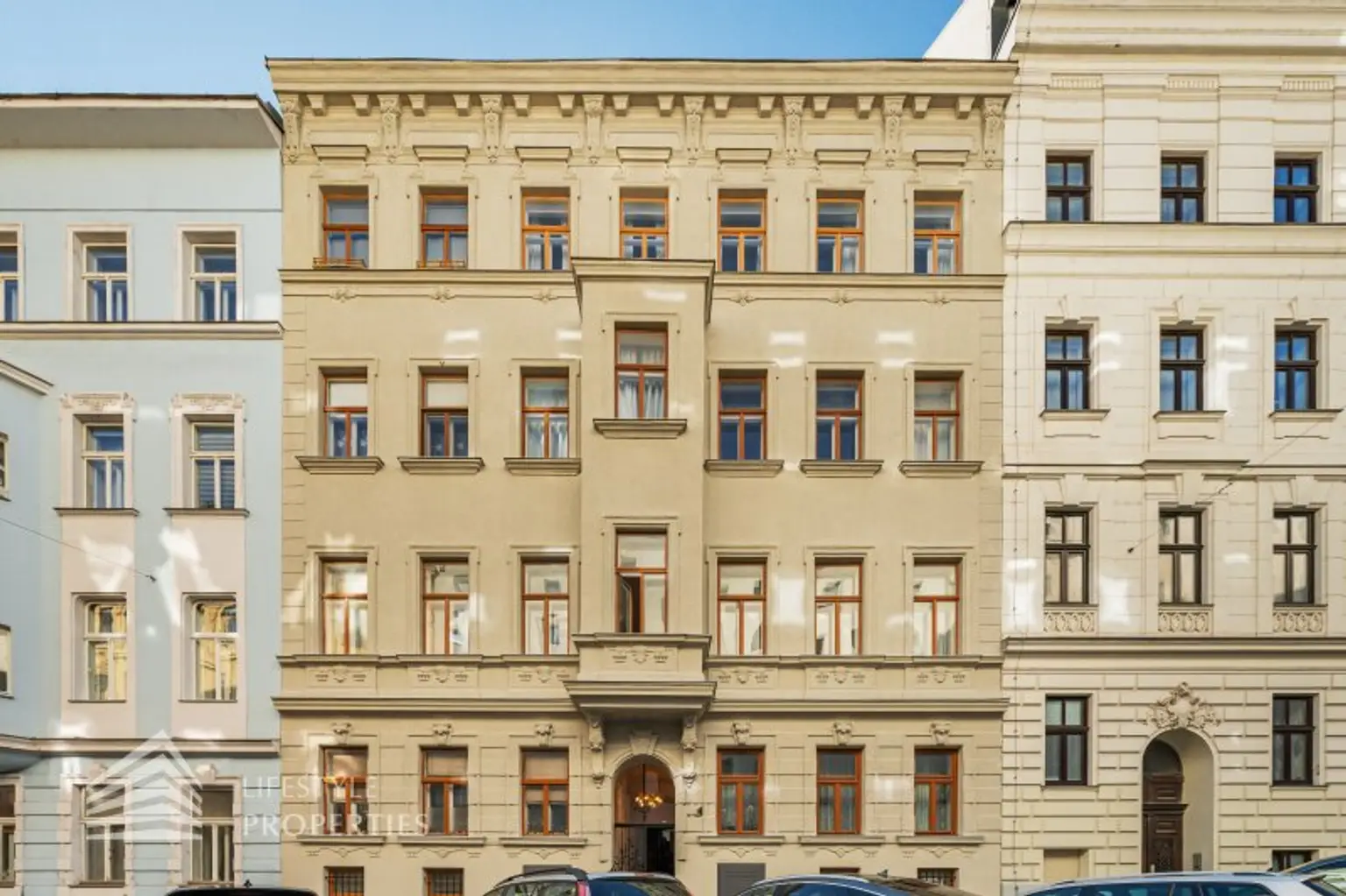 Sanierungsbedürftige Garconniere in ruhiger Lage des 9. Bezirks! Nähe Liechtensteinpark by Lifestyle Properties GmbH