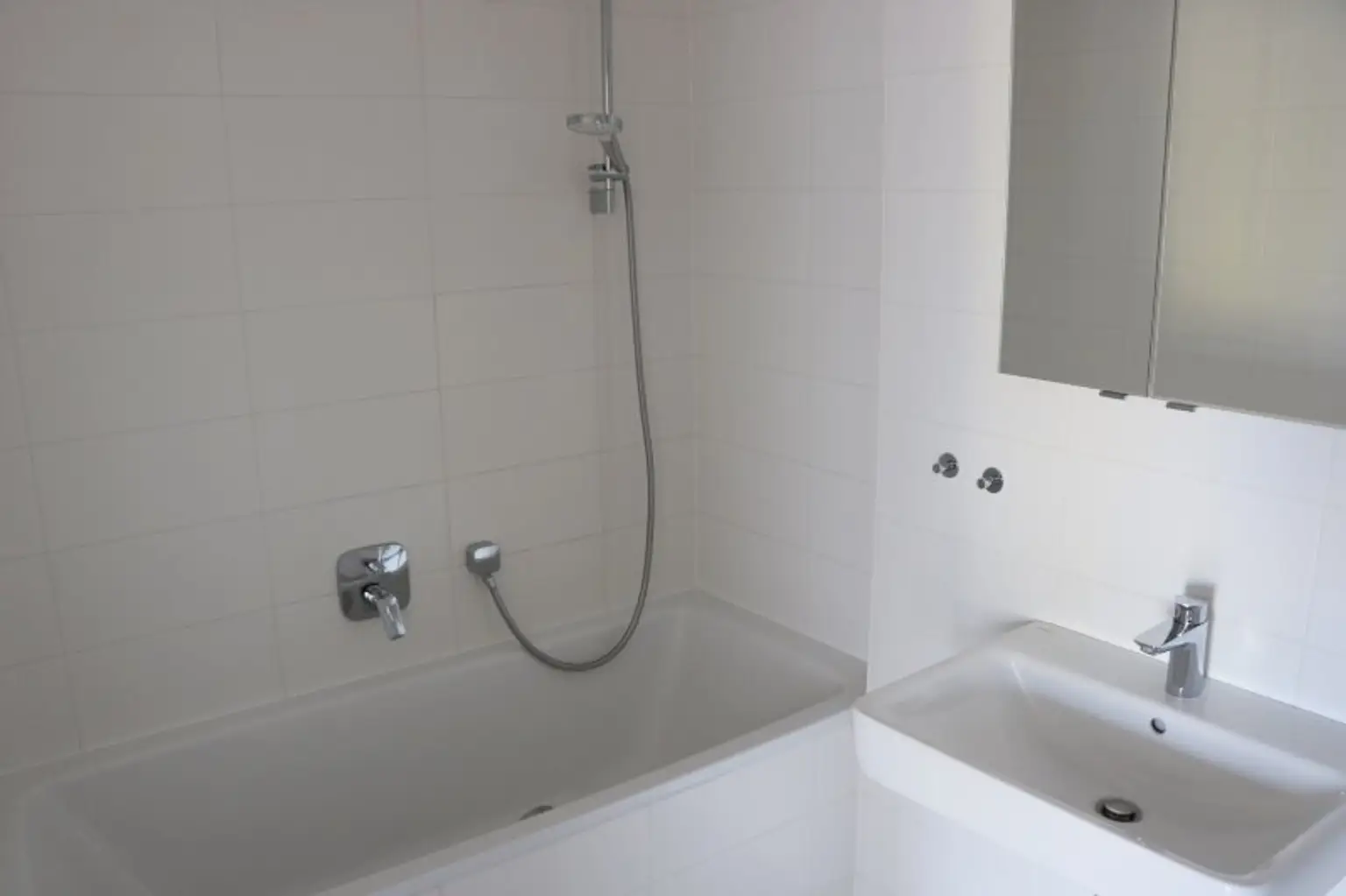 Geräumige 3 Zimmer-Neubauwohnung in Pradl mit Terrasse und Autoabstellplatz