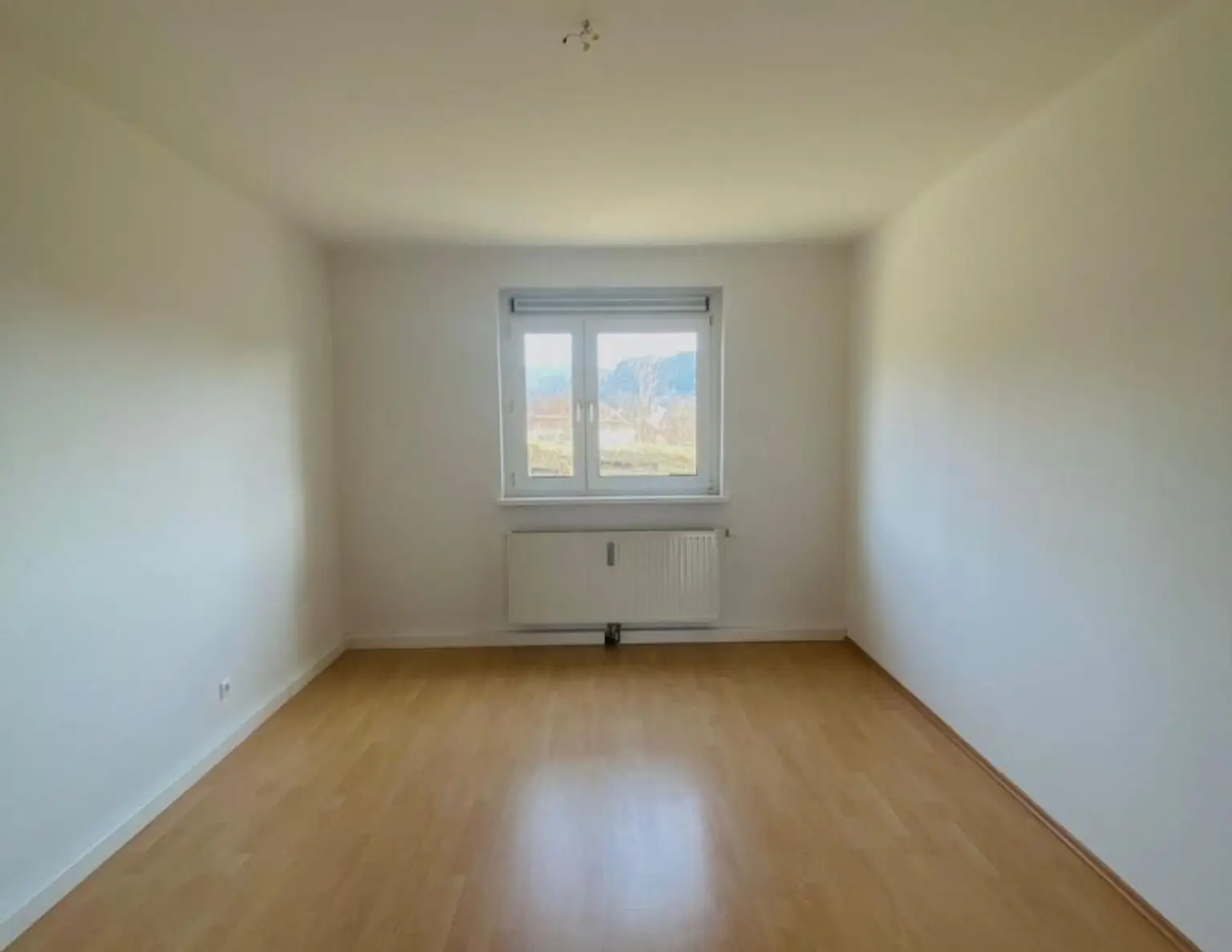 Preiswerte, nette 2-Zimmer-Wohnung mit Balkon in Trofaiach (Steiermark)!
