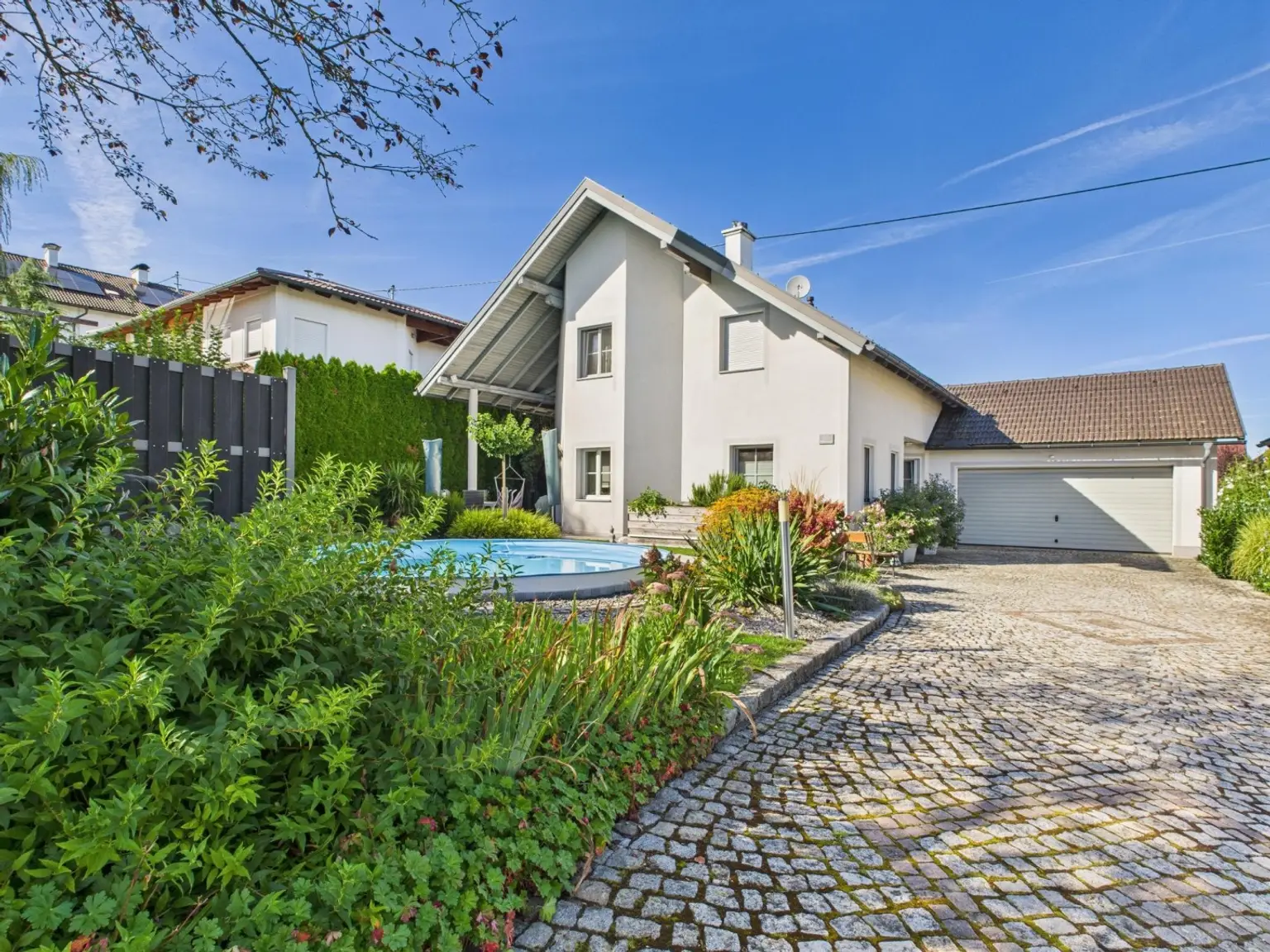 NIEDERNEUKIRCHEN: Sehr gepflegtes und perfekt aufgeteiltes EINFAMILIENHAUS mit ca.151 m² Wohnfläche, Grundstück ca. 796 m²