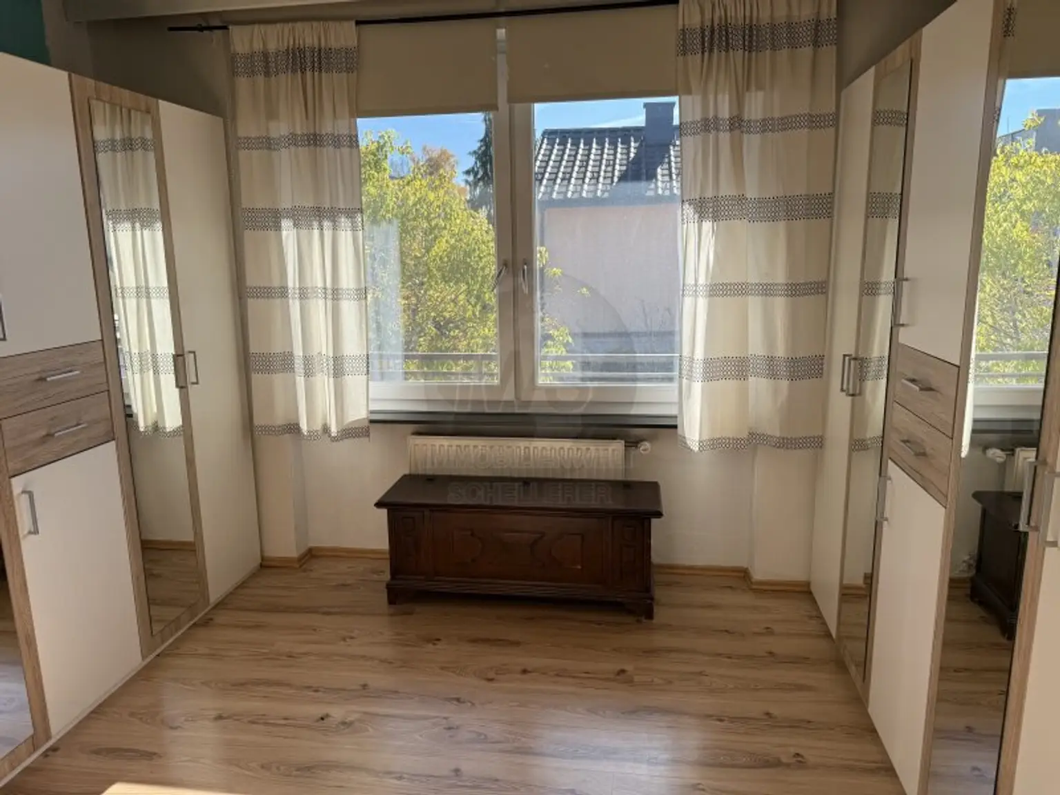 Großes Wohnhaus in Wels!     Besichtigungstermin SA 22.11. 10-12 Uhr!