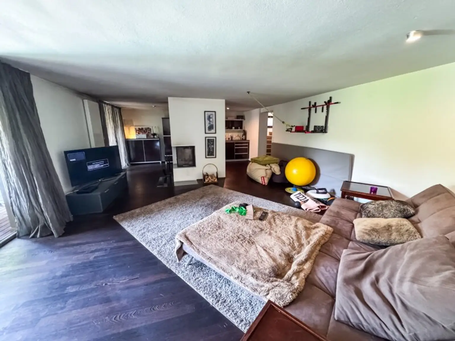 Einfamilienhaus mit Pool, Sauna & Wohnkeller auf Eigengrund in Toplage von Baden bei Wien