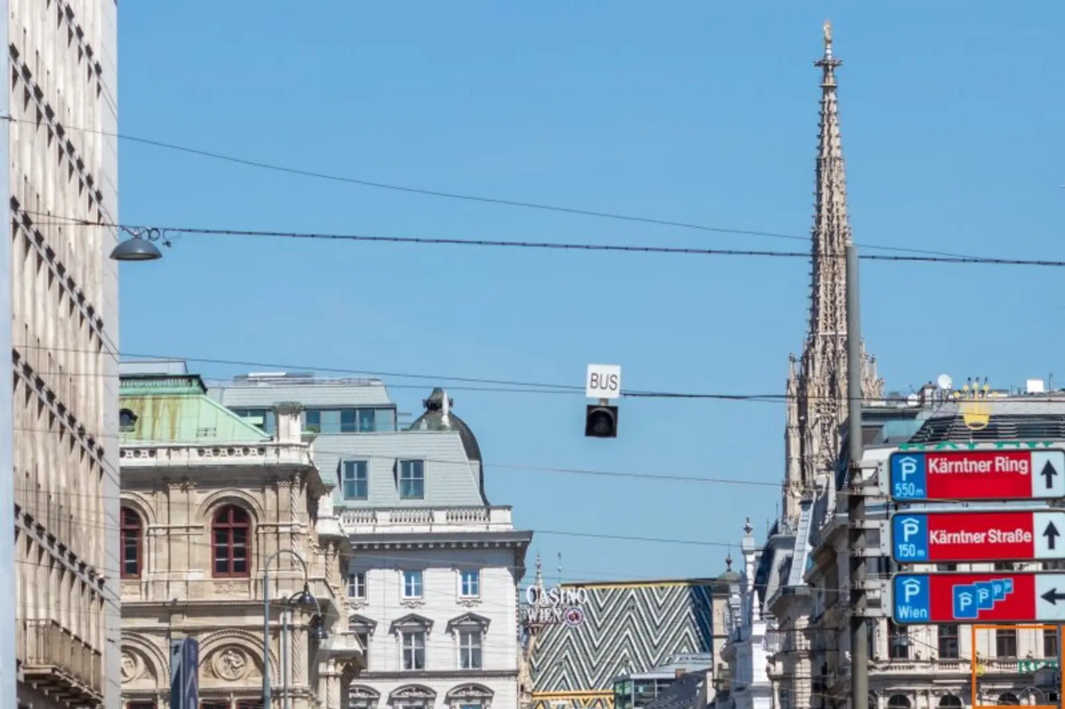Für Musikliebhaber und Wienliebende: Ikonische Eigentumswohnung zwischen Oper und Musikverein