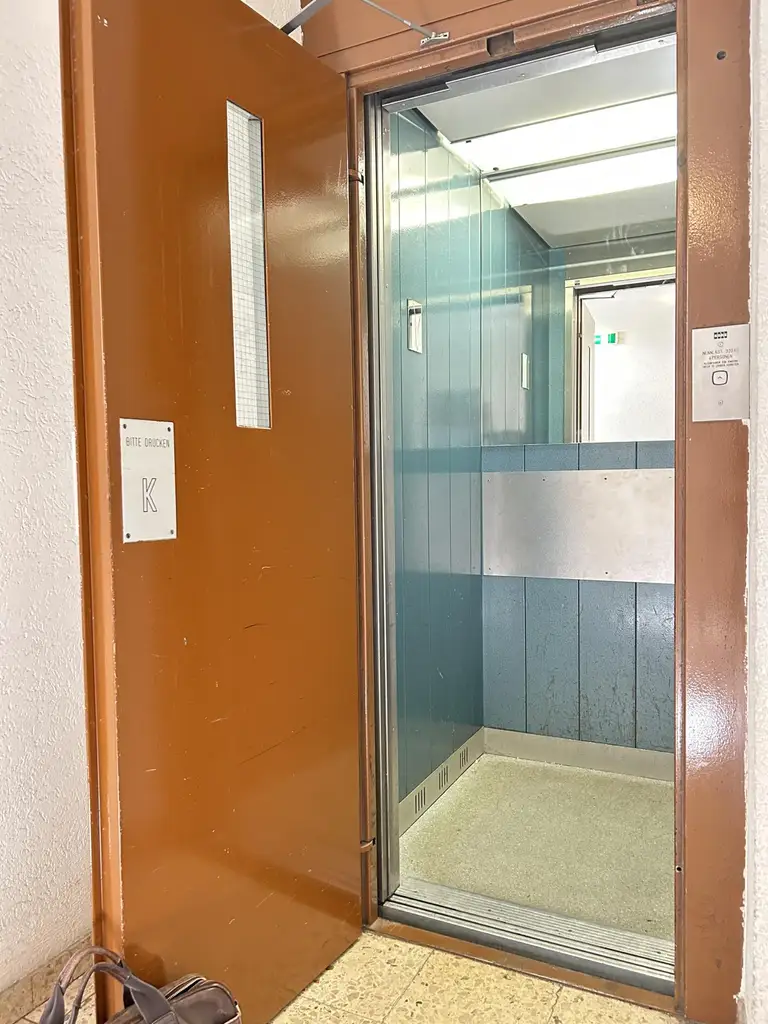 Sonnige 2-Zimmer Loggienwohnung - Modernisierungsbedarf gegeben!