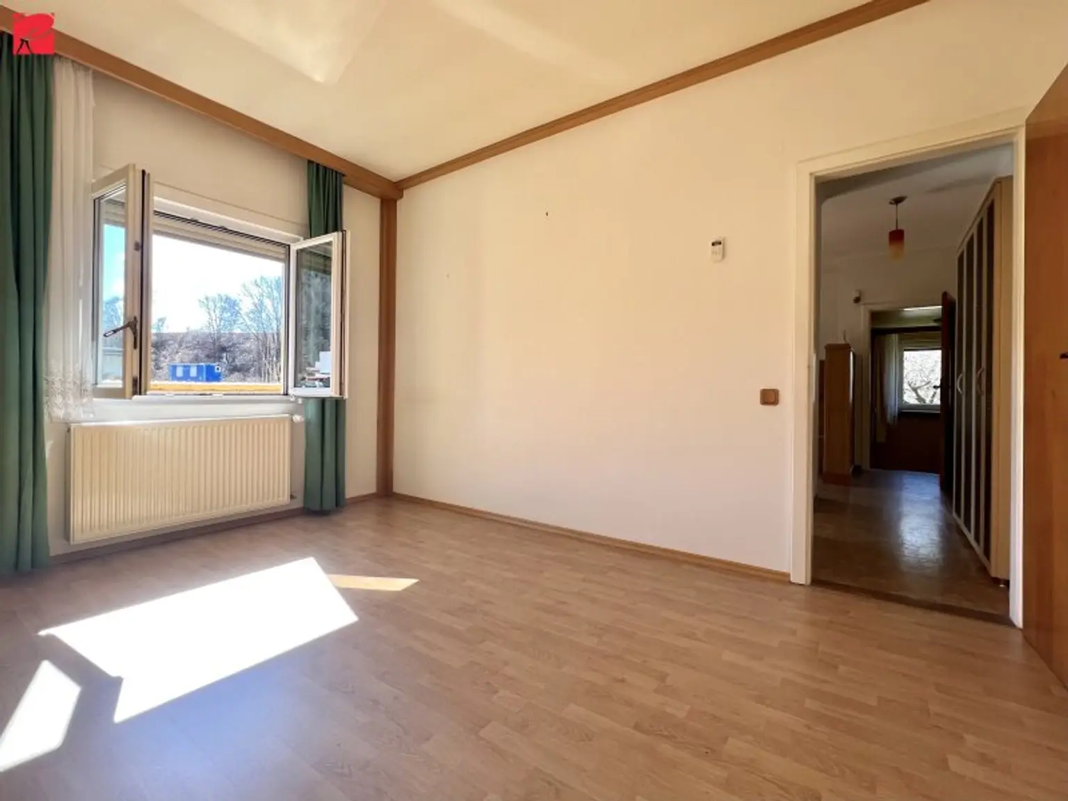 Idyllisches Einfamilienhaus mit Garten und TG!