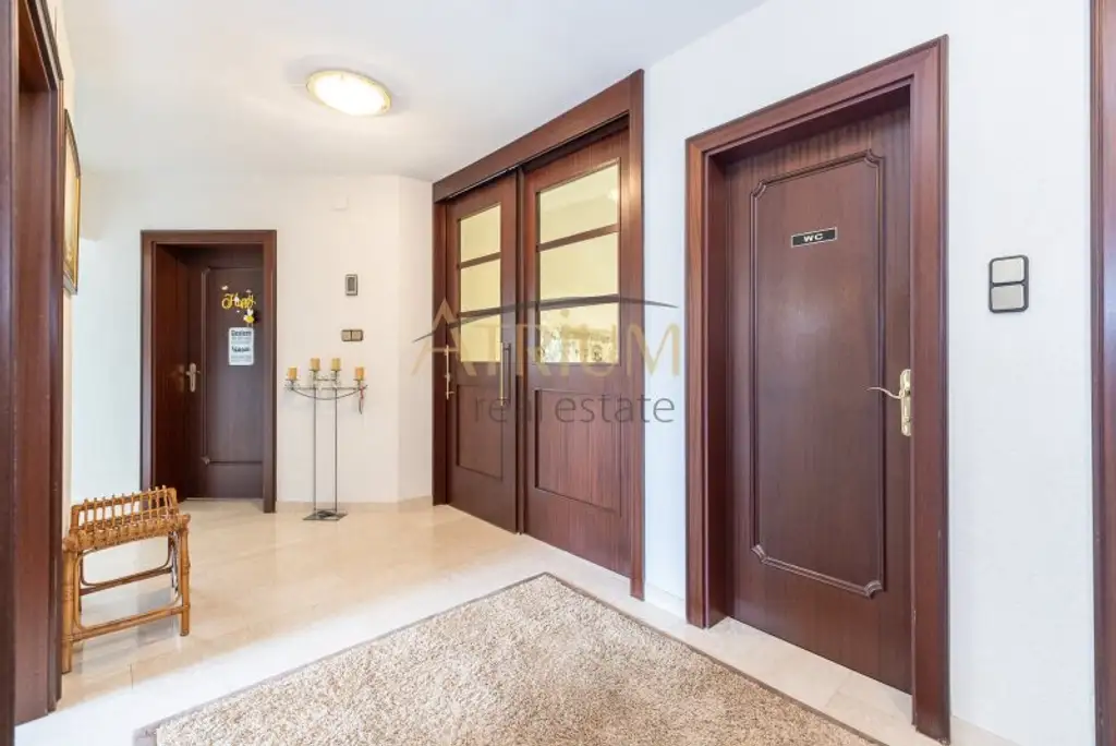 240m²  großes, modern aufgeteiltes 8 Zimmer Einfamilienhaus mit Garten und Pool in Gerasdorf bei Wien
