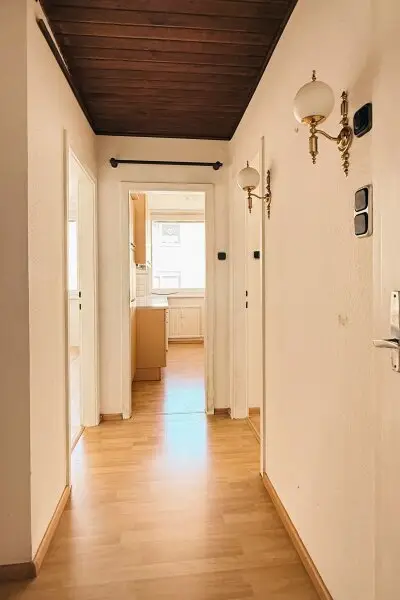 Sehr gut aufgeteilte 2 Zimmer Wohnung mit separater Küche
