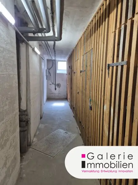 Sonnige und helle 3-Zimmer-Neubauwohnung mit Loggia inkl. Stellplatz - Sanierungsbedarf