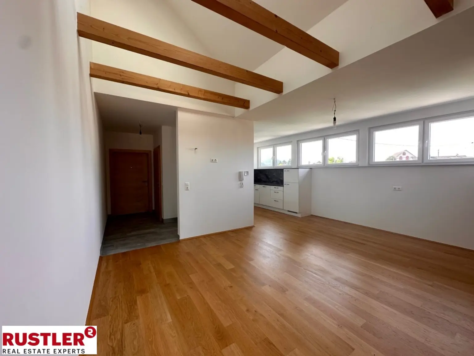 Außergewöhnliche 3-Zimmer Maisonette-Wohnung in Ruhelage