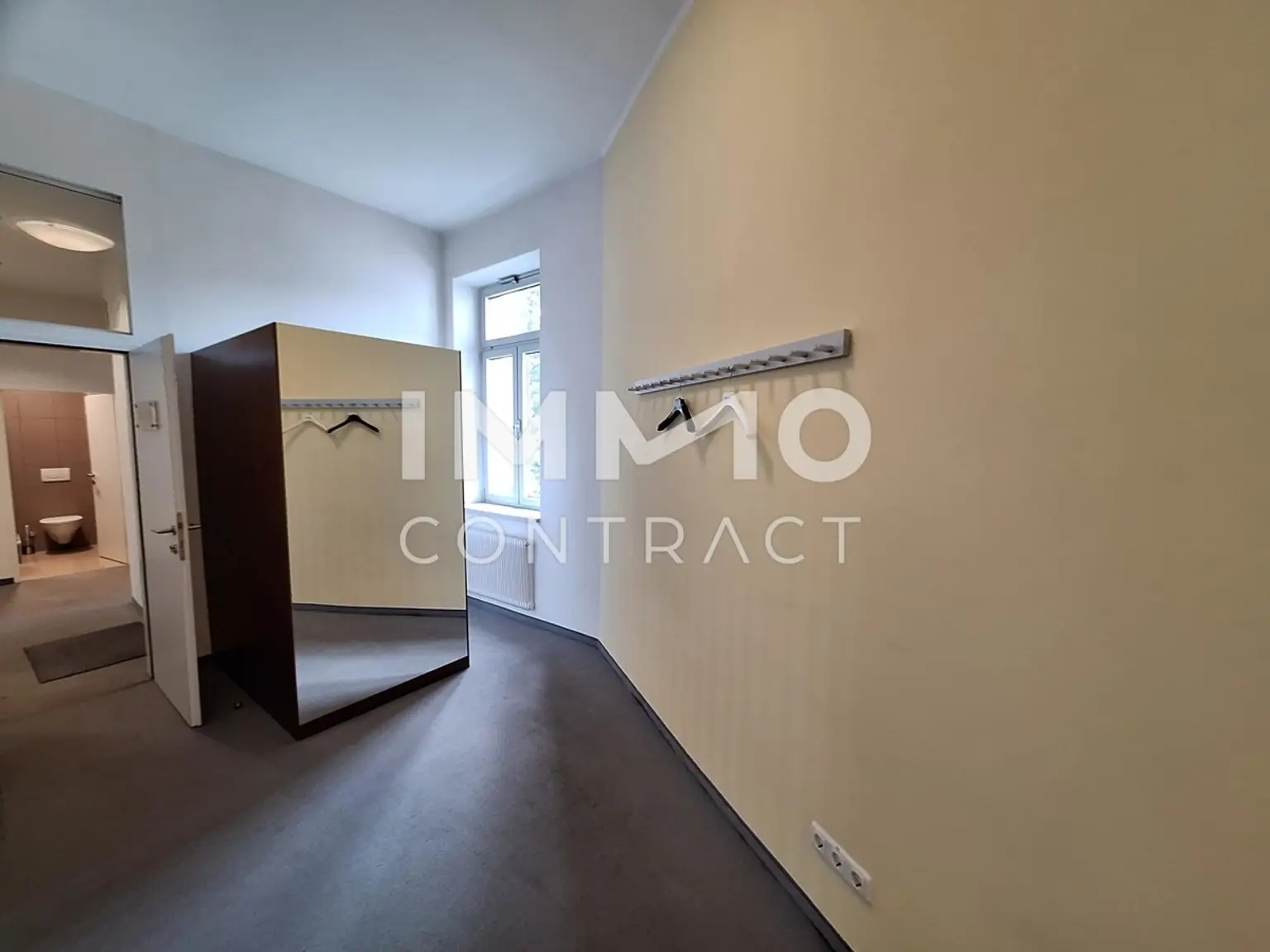 Repräsentatives Büro mit Blick auf den Volksgarten