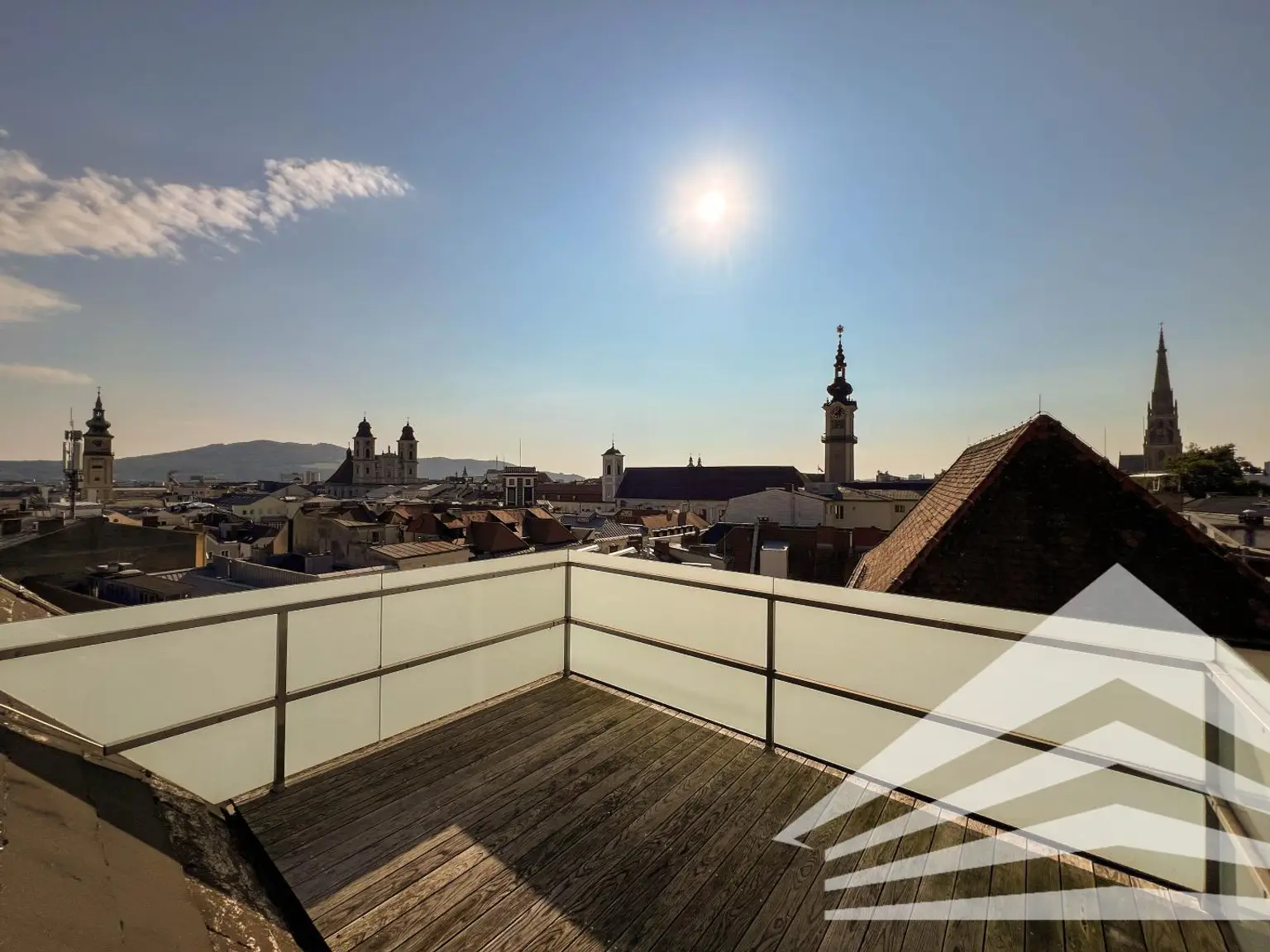 2 Zimmer Penthousewohnung mit Terrasse in Bestlage am Tummelplatz!