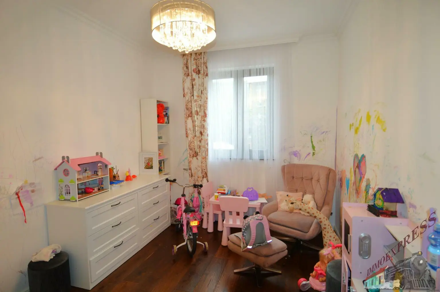 Hochwertiges Ein-/ Zweifamilienhaus mit separater Wohnung - Doppelgarage mit Fußbodenheizung
