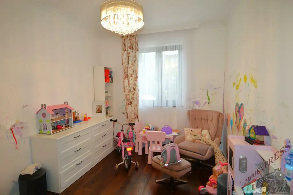 Hochwertiges Ein-/ Zweifamilienhaus mit separater Wohnung - Doppelgarage mit Fußbodenheizung