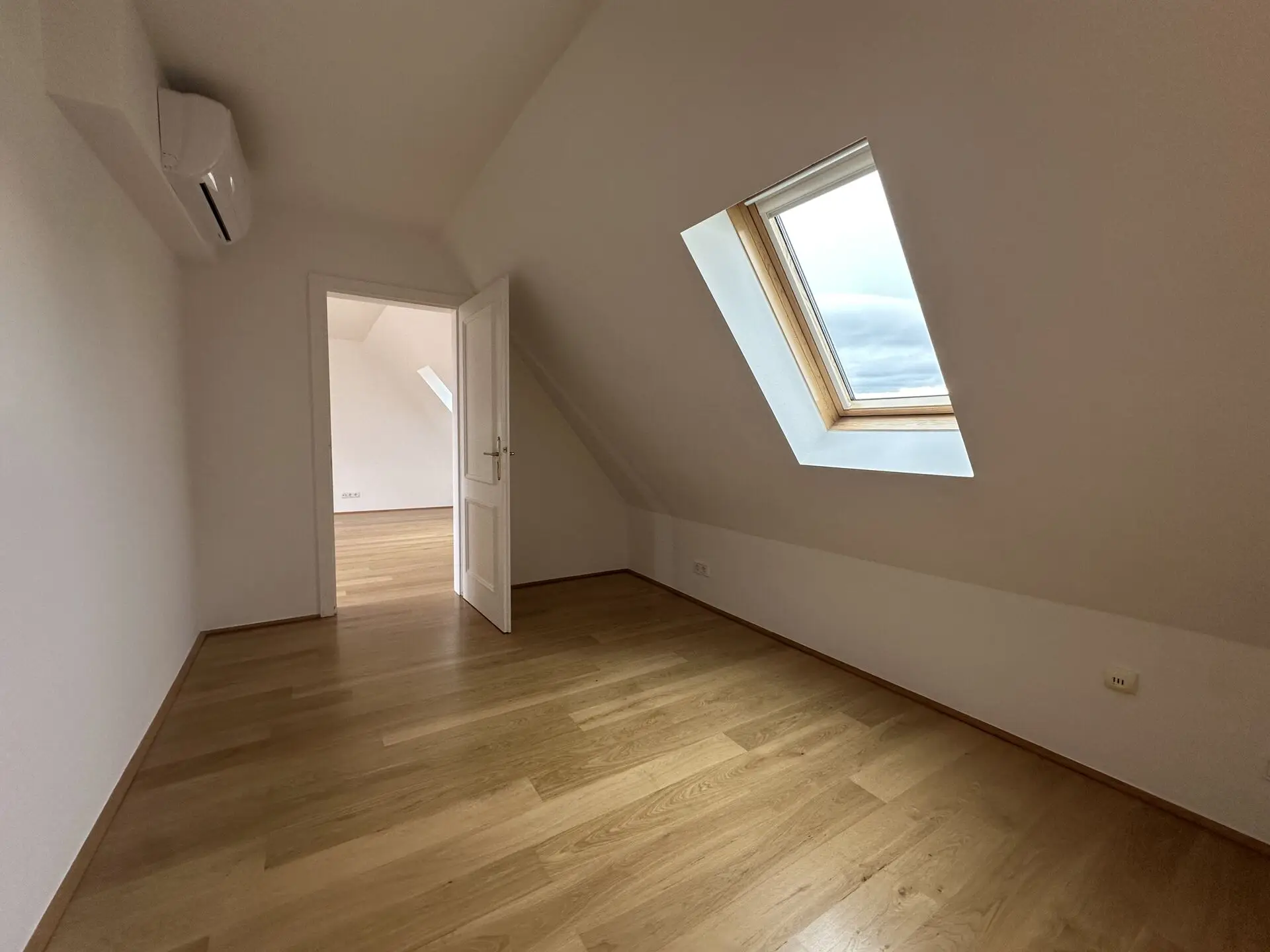 20251211_124455328_iOS