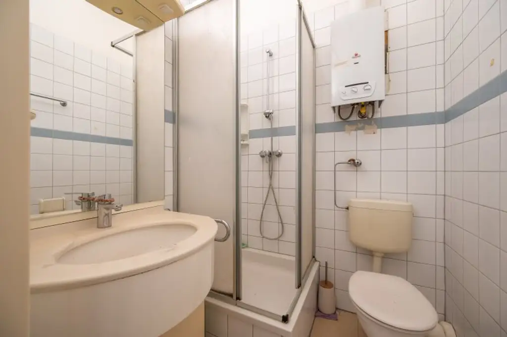 ++NEU++ 1-Zimmer ALTBAUWohnung - viel Potenzial!