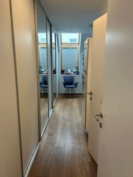 Wunderbare Dachgeschosswohnung in Top Lage mt Garage im Eigentum