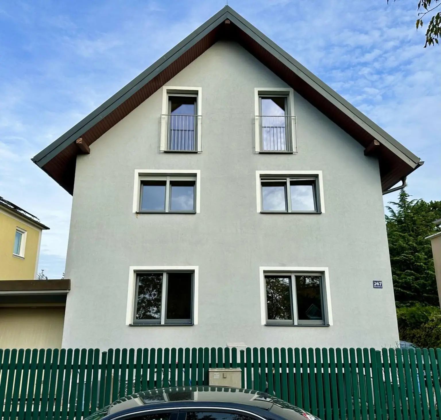 Großes Haus mit vielen Nutzungsmöglichkeiten - Wohnen und/oder Gewerbe!