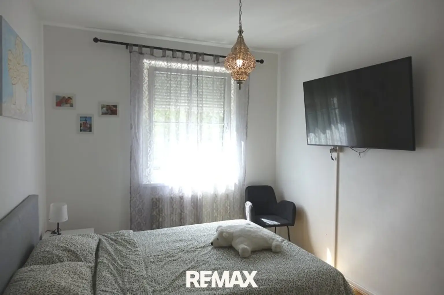 eines der 2 Zimmer