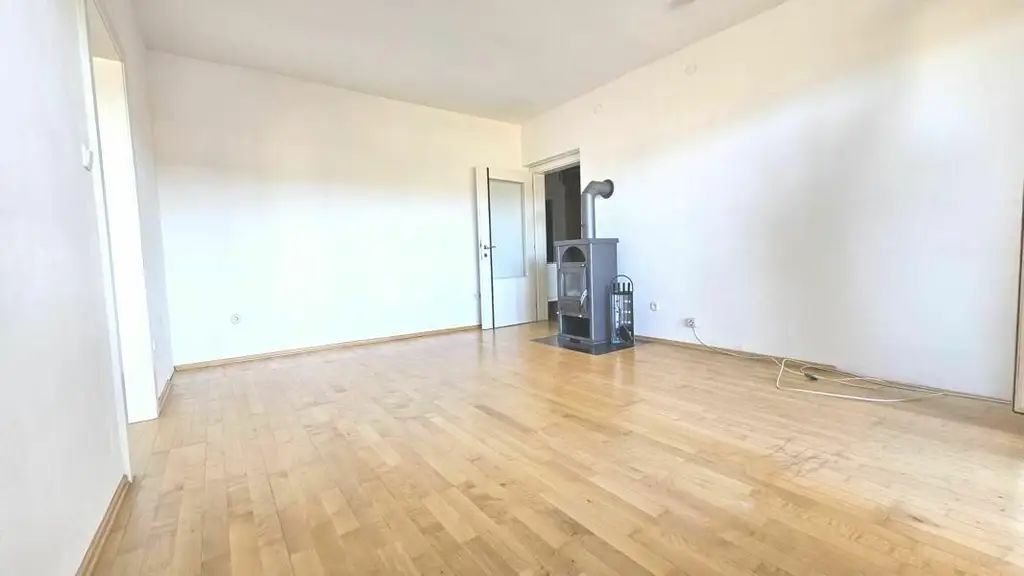 ***Elegante & sonnige Wohnung***Süd-Loggia***Garage***Tischlerküche***Ruhelage***
