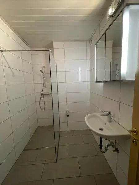 MIETE! Helle 2 Zimmerwohnung im Erdgeschoss Grünfläche, inkl. Einbau - Küche , Barrierefrei ideal für Alt und Jung