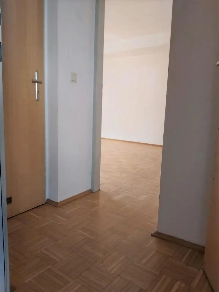 Zentrale 2-Zimmer-Wohnung mit Küchenblock und Balkon in Kapfenberg !
