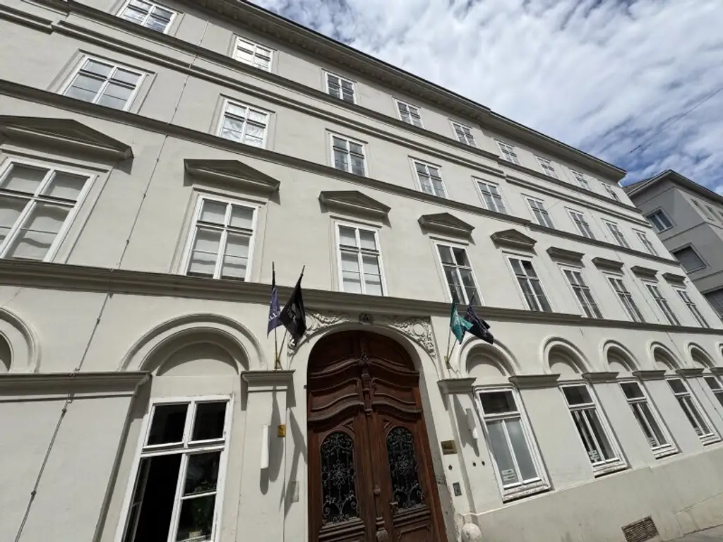 Stilvolle Dachgeschosswohnung - Modernes Wohnen in zentraler Lage!