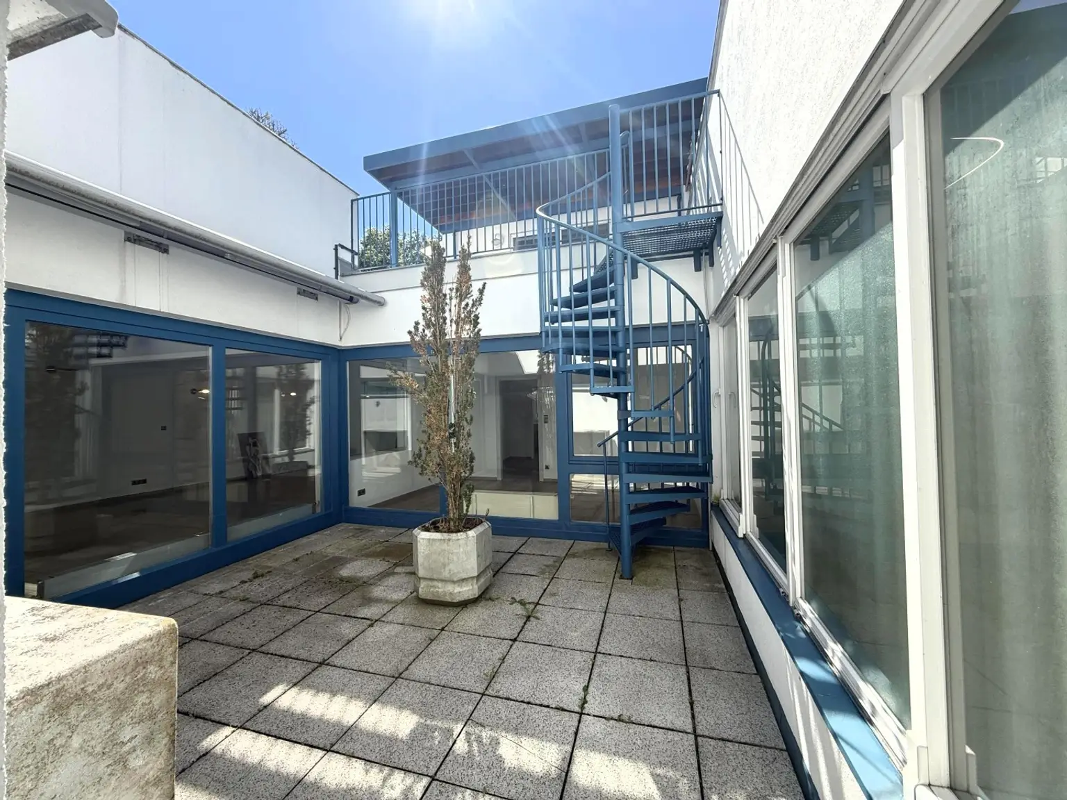 Ansprechendes Atelier, Loft, Dachterrasse inkl. PP im Neunzehnten // Attractive Studio, loft, roof terrace incl. parking in the nineteenth //