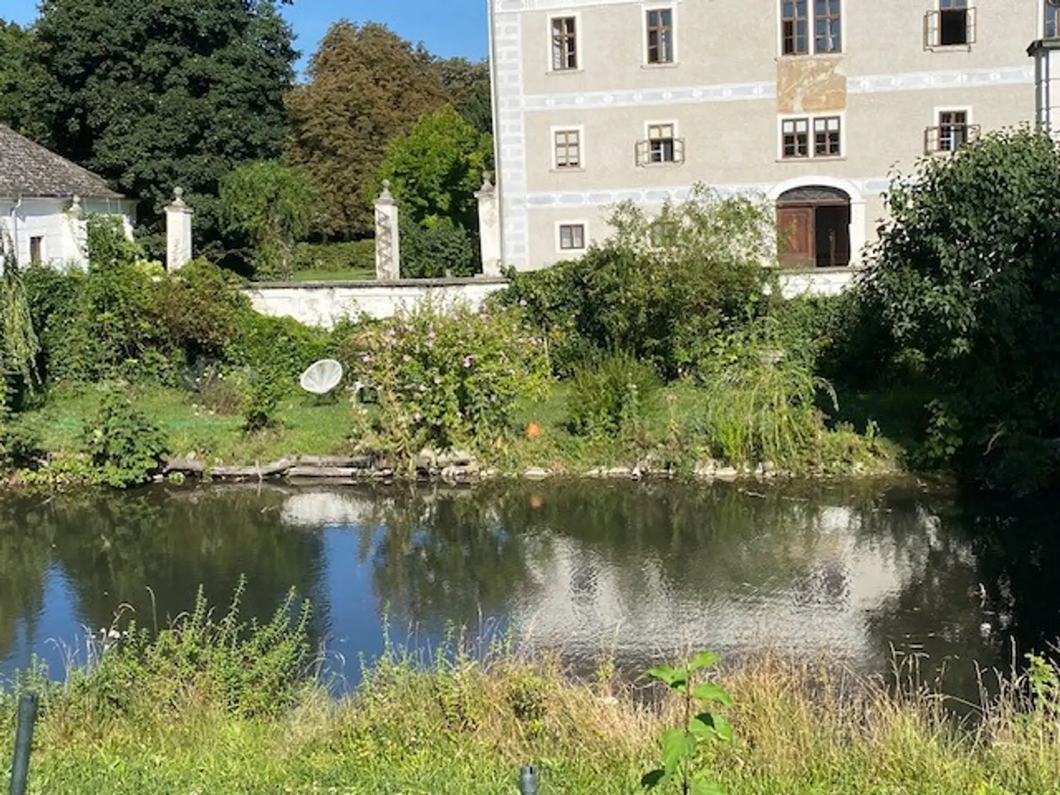 Traumhafte Gartenwohnung in Ebergassing: 140m² gepflegt mit Einbauküche und Badewanne!