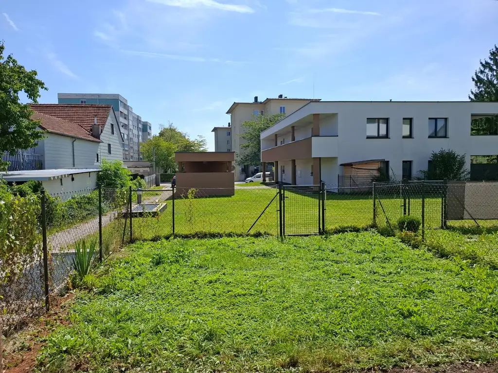 2-Zimmer-Wohnung mit Terrasse/Eigengarten und Tiefgaragenparkplatz