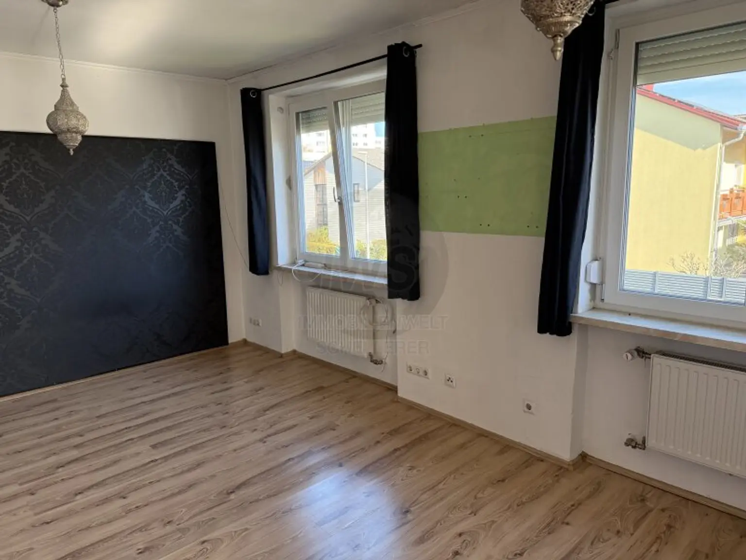 Großes Wohnhaus in Wels!     Besichtigungstermin SA 22.11. 10-12 Uhr!